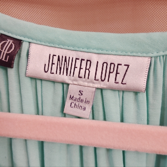 3 Beautiful Blouses - Picture 10 of 10